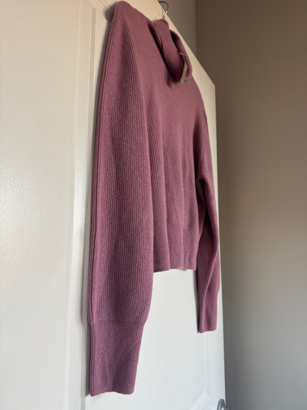 NWT! J. CREW Women’s Ribbed Cashmere Turtleneck Sweater Smoky Orchid Size Medium - Picture 3 of 11